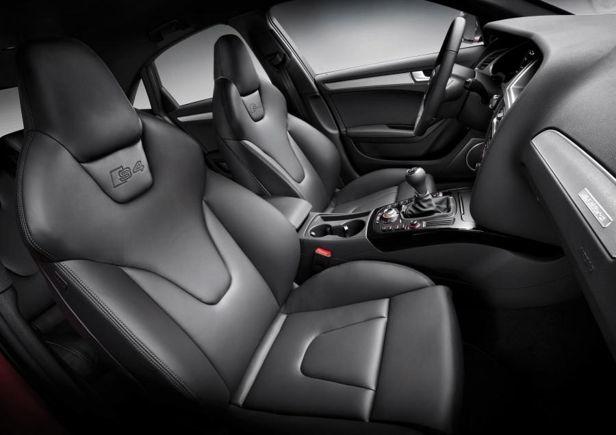 Интерьер Audi S4 Sedan (B8, 8K) 2009 года  (WW) (фото 42 из 55)